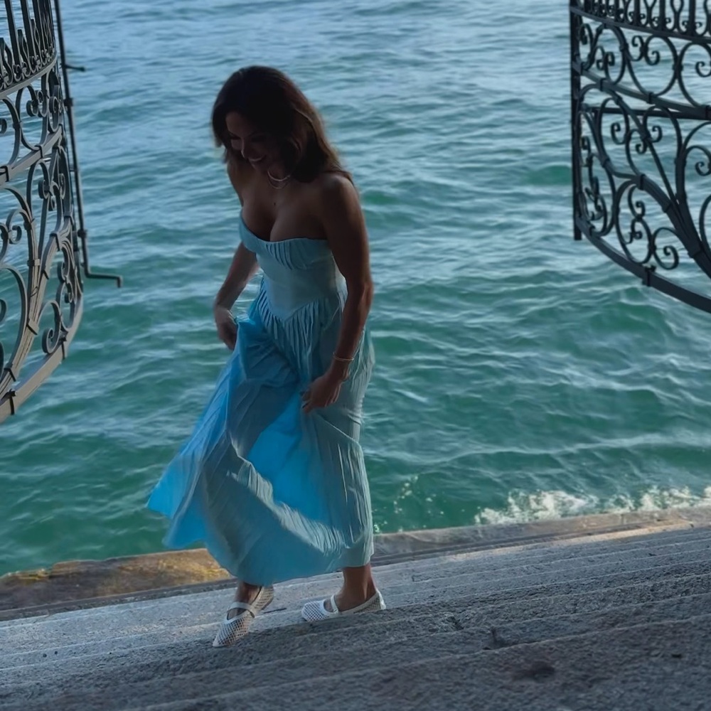 Elegant Blue Dress - Picture 6 of 9
